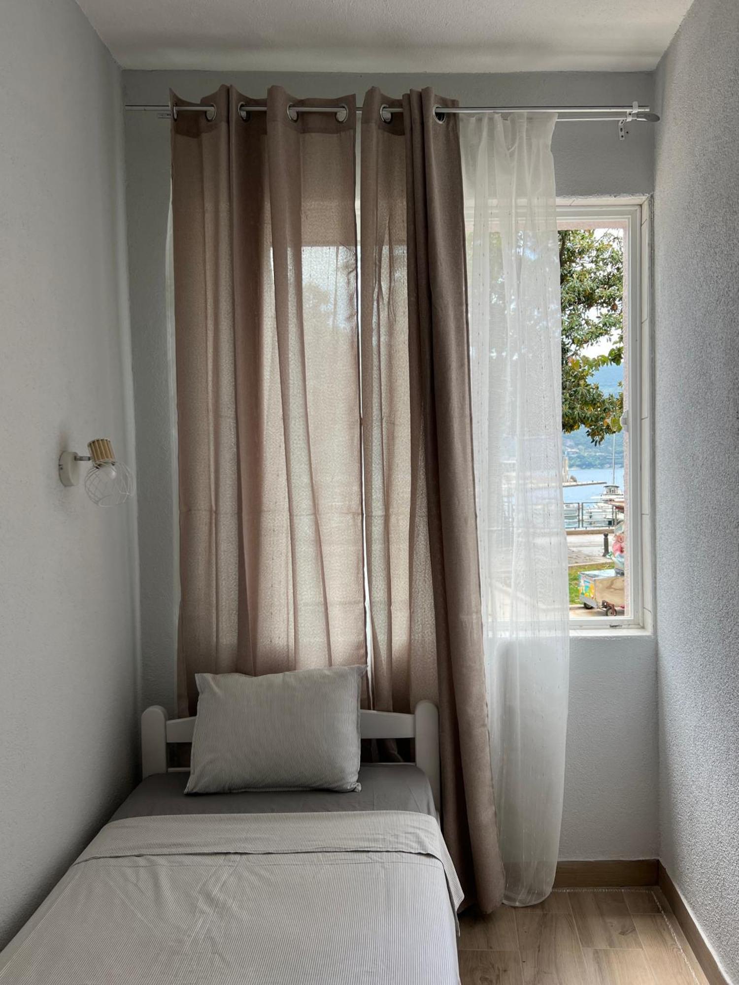 Apartments Astoria Hn Херцег-Новий Екстер'єр фото
